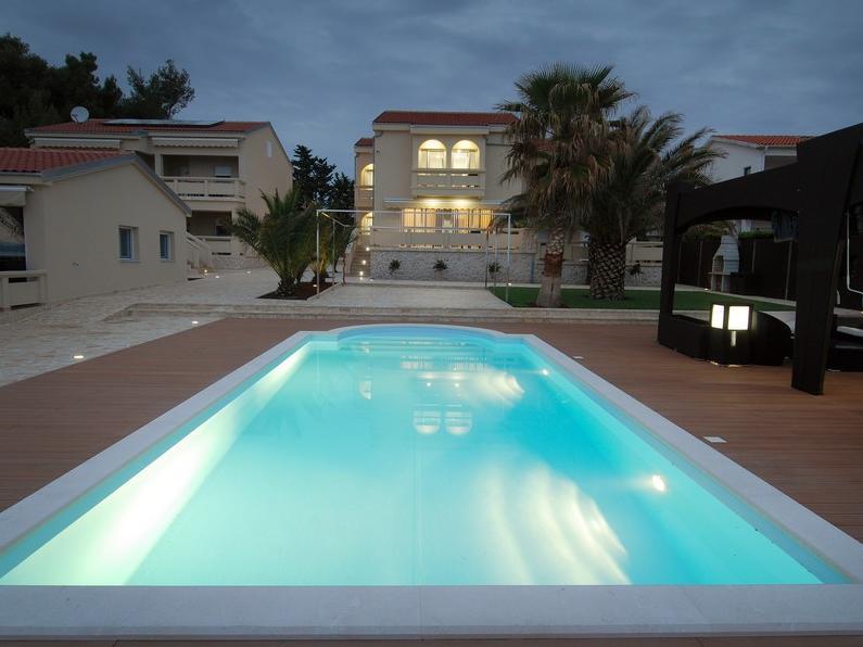 Paradise Resort Vanesa วีร์ ภายนอก รูปภาพ