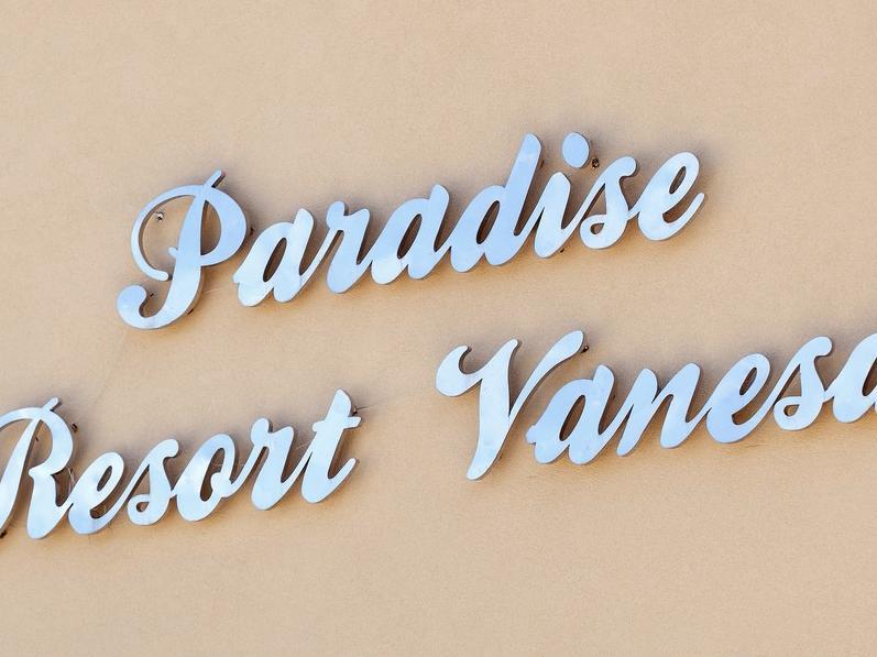 Paradise Resort Vanesa วีร์ ภายนอก รูปภาพ