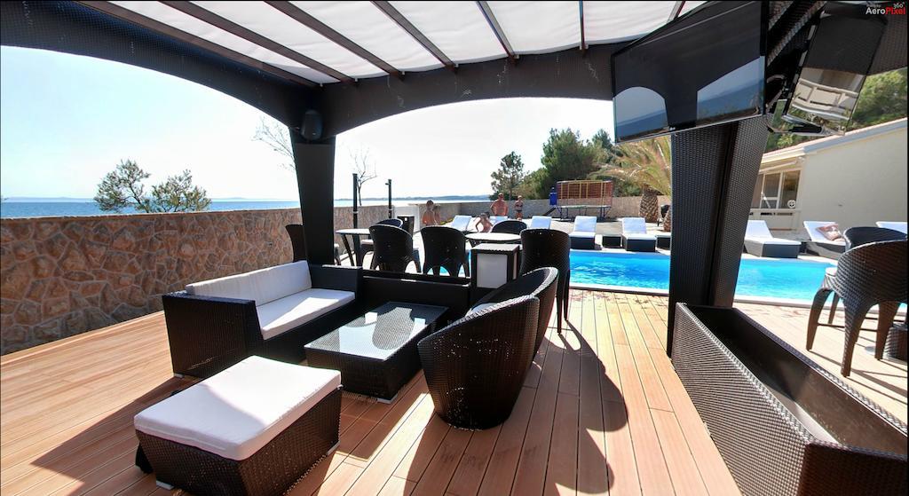Paradise Resort Vanesa วีร์ ภายนอก รูปภาพ