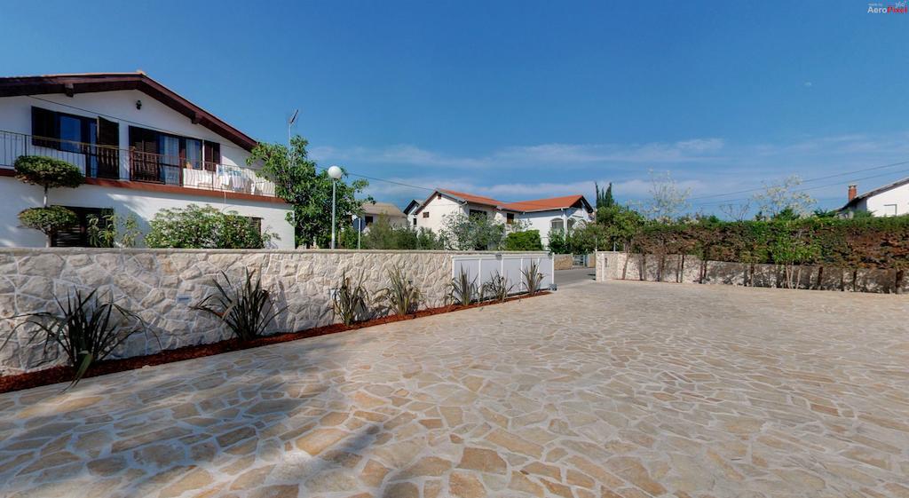Paradise Resort Vanesa วีร์ ภายนอก รูปภาพ