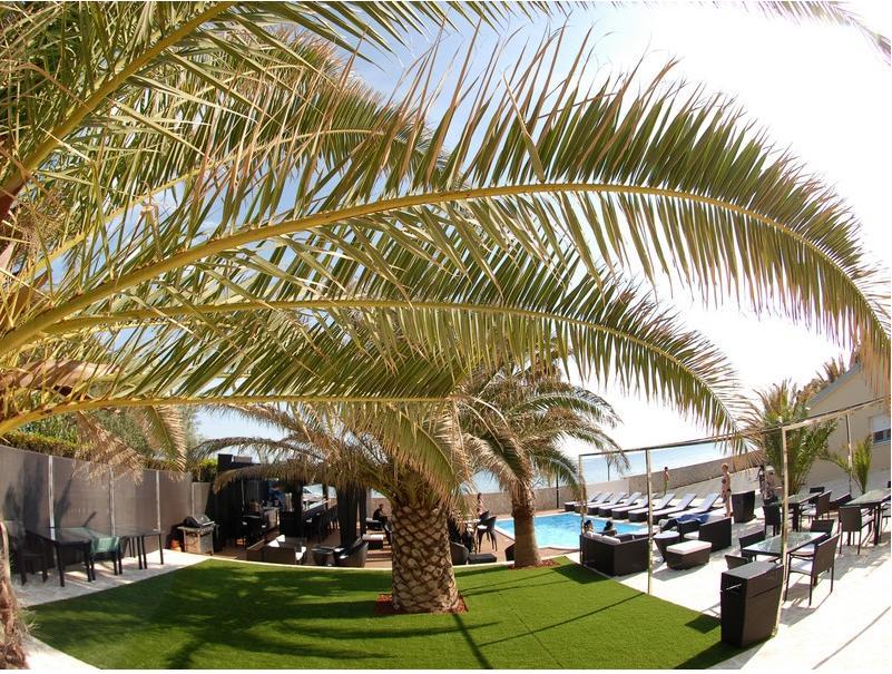 Paradise Resort Vanesa วีร์ ภายนอก รูปภาพ