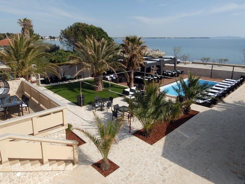 Paradise Resort Vanesa วีร์ ภายนอก รูปภาพ